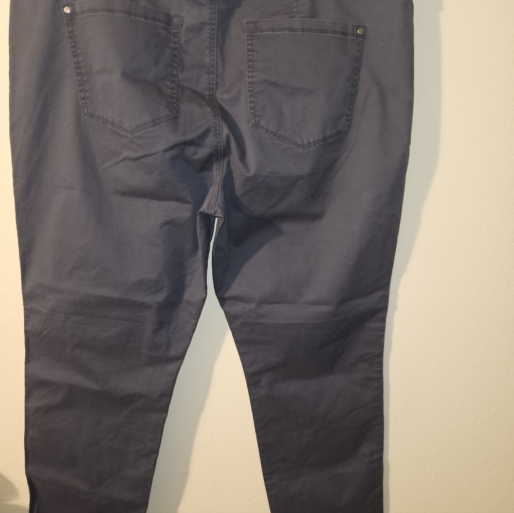 LEE Womans Weathered Blue Pants Size 18M - Picture 8 of 12
